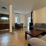 Cozy * Crno