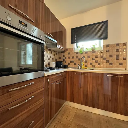 Apartman Near Zadar Airport & Crno